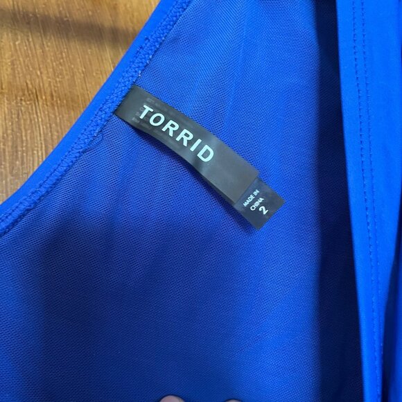 Torrid Royal Blue Asymmetrical Hem One Piece Swimsuit Plus Size 2 Ruched - Picture 4 of 5